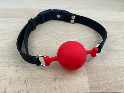 Premium :|: Silikon Ballknebel mit Kink-Lock Schnellverschluss, rot-schwarz